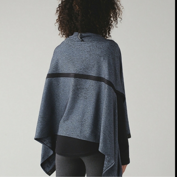 Lululemon Vinyasa Scarf Wrap Scarf / Color Blue Gray Black ROSJ/BLK - Picture 3 of 14